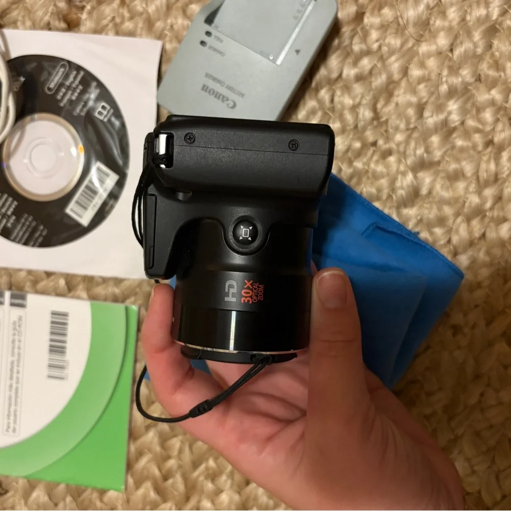Canon Powershot Sx500 IS Point and shoot digital camera
